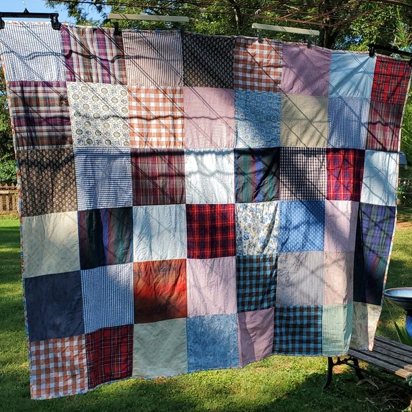 Vintage patchwork blanket ESTATE SALE find - Picture 14 of 14